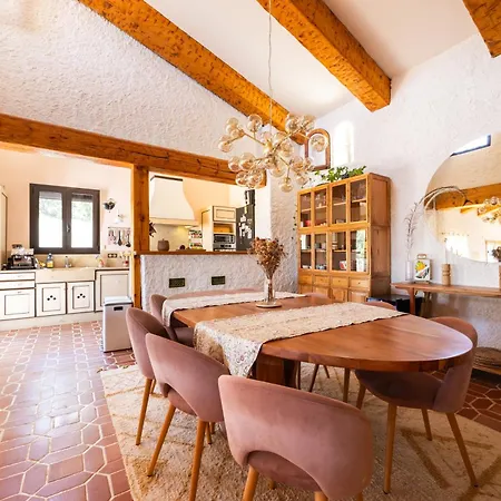 Villa Mas Fauvette With Sea View *